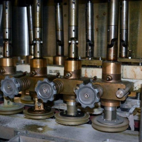 Resina Model U40211 (8) Quill Automatic Inline Screw Capper