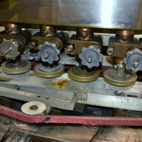 Resina Model U40211 (8) Quill Automatic Inline Screw Capper