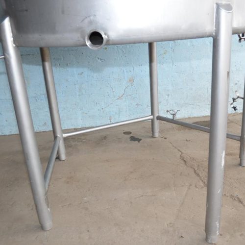 1,000 Gallon Mueller S/S Vertical Single Wall Top Mounted Sweep Agitated Tank