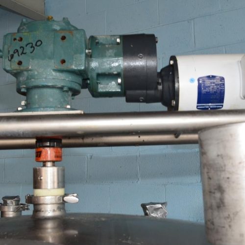 1,000 Gallon Mueller S/S Vertical Single Wall Top Mounted Sweep Agitated Tank