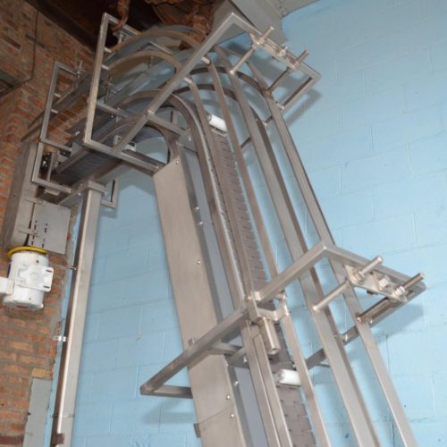 4.5 in W x 10.5 Ft H Discharge Delrin Lugged Incline Conveyor Belt