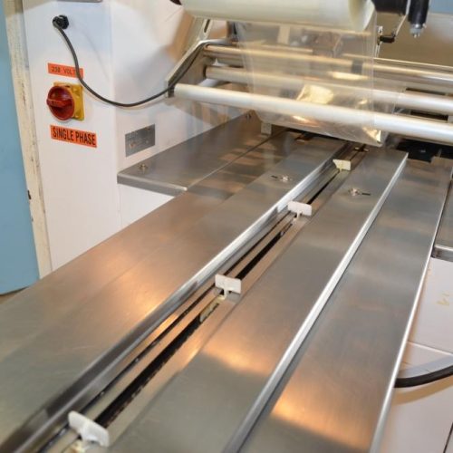 PFM Sierra Flow Through 9 in W Fin Seal Registered Film Wrapper