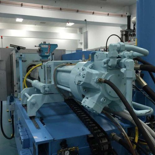 Krauss Maffei Model 2801200B3 310 Ton Injection Molding Machine