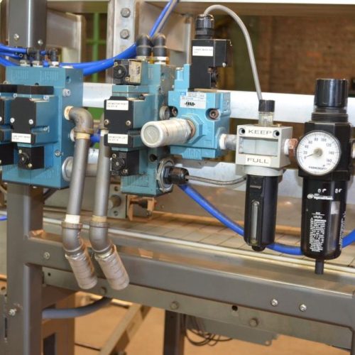 Combi Model DP200 Auto Drop Packer with Oscillating Infeed and E-2500 RH Case Erector