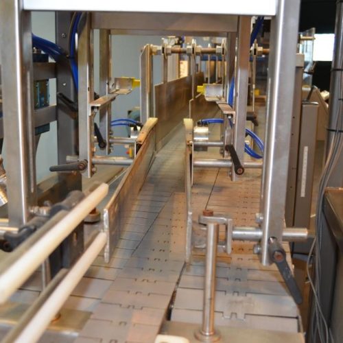 Combi Model DP200 Auto Drop Packer with Oscillating Infeed and E-2500 RH Case Erector