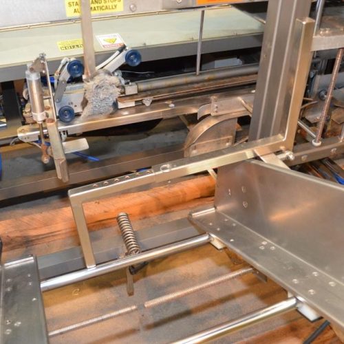 Combi Model DP200 Auto Drop Packer with Oscillating Infeed and E-2500 RH Case Erector