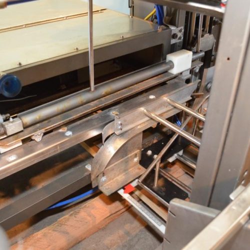 Combi Model DP200 Auto Drop Packer with Oscillating Infeed and E-2500 RH Case Erector