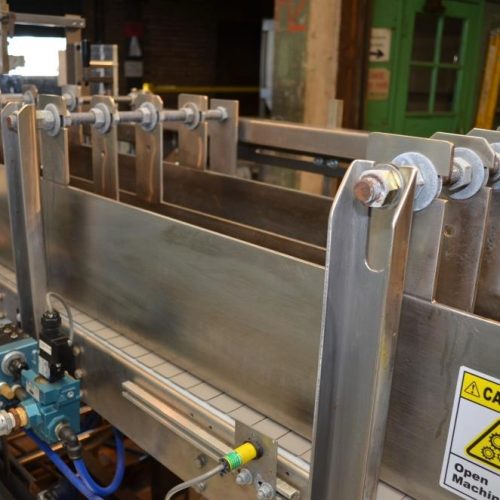 Combi Model DP200 Auto Drop Packer with Oscillating Infeed and E-2500 RH Case Erector