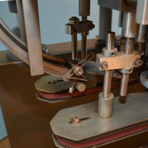 CLI Unicap100 (6) Quill S/S Inline 120 CPM Spindle Capper with S/S Cap Elevator