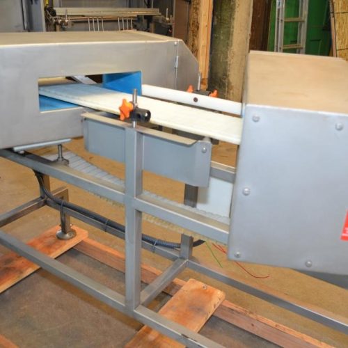 Twin Head Loma IQ2 13 3/4 in W x 2 7/8 in H Aperture S/S Metal Detectors with Reject