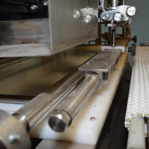 Perfect Score 48 in W Multi Axis High Pressure Slitter Conveyor with (25) Nozzles