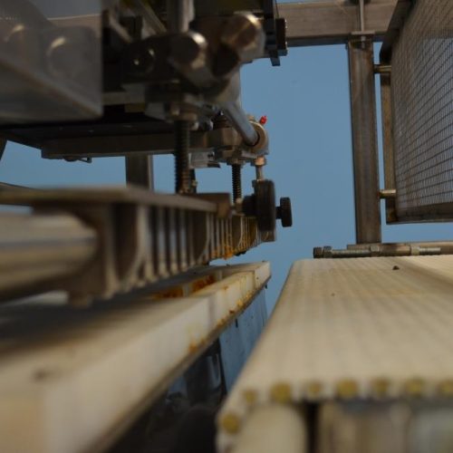 Perfect Score 48 in W Multi Axis High Pressure Slitter Conveyor with (25) Nozzles