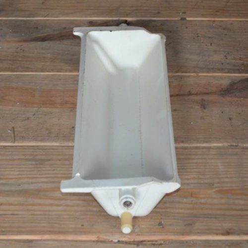 (17) Meyer Model 62-S-18 Plastic 18 in x 5-1/2 in x 3 in Bucket Elevator Buckets