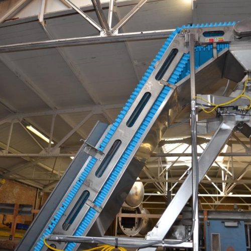 Sanitary Rubber Cleated Synchronized Side 17 in W x 13 Ft H Z-Shaped Incline Conveyor