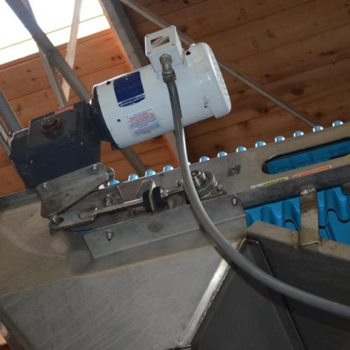 Sanitary Rubber Cleated Synchronized Side 17 in W x 13 Ft H Z-Shaped Incline Conveyor