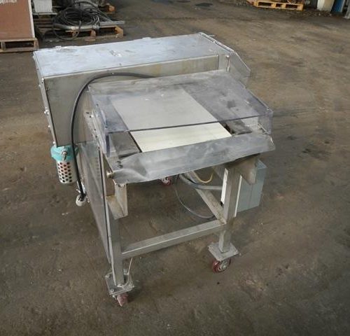 Loma Model IQ2 13 3/4 in W x 2 in H Aperature Conveyorized Metal Detector