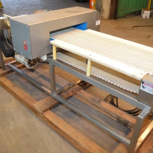 Loma Model IQ2 S/S 14 in W x 3 in H Aperture Metal Detector With Pneumatic Ram Reject
