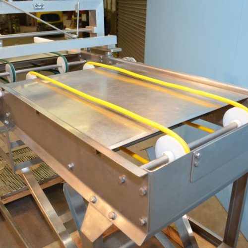 Woody 18 in W S/S SIngle Loop Confectionery Stringer with Banjo Conveyor