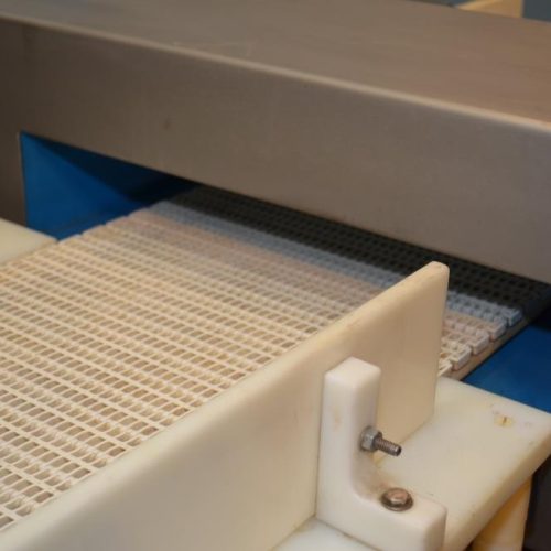 Loma Model IQ2 S/S 14 in W x 3 in H Aperture Metal Detector With Pneumatic Ram Reject