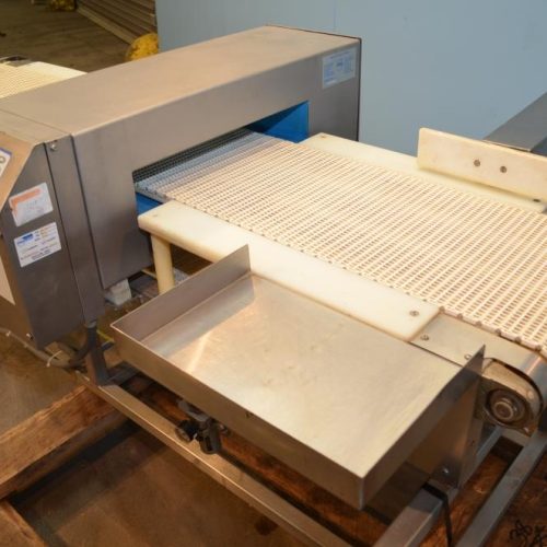 Loma Model IQ2 S/S 14 in W x 3 in H Aperture Metal Detector With Pneumatic Ram Reject