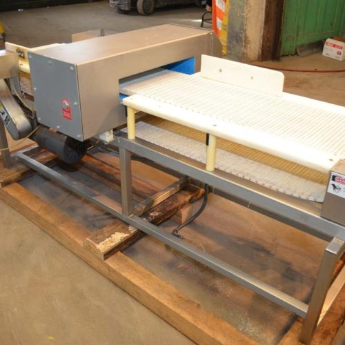 Loma Model IQ2 S/S 14 in W x 3 in H Aperture Metal Detector With Pneumatic Ram Reject