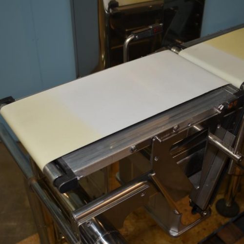Ishida Model DACSGF03023SSIH, 3,000 Gram, 340 PPM S/S Checkweigher