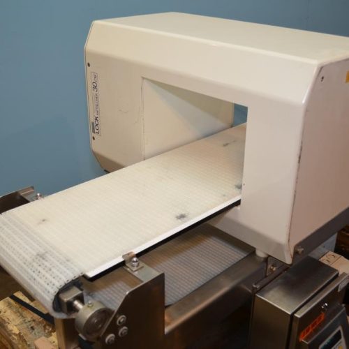 Lock MetalChek30CXE 12 in W x 9 in H Aperture Conveyorized Metal Detector with reject