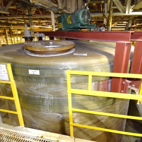 8,535 Gallon Warner Model CCDV108535 Vertical Agitated Fiberglass Tank