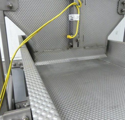 Key ISO Flow Model 434939 18 in W x 98 in L S/S Vibratory Conveyor