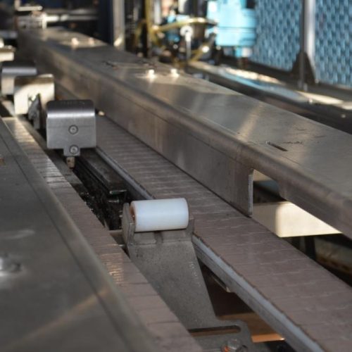 Hartness Model 835 30 CPM Drop Case Packer with Oscillating High Speed Laner