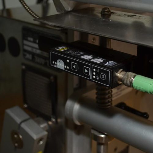 QLC High Speed Servo Driven Bottom Labeler with Label Aire 3115 Redundant Heads