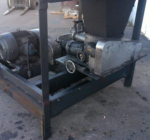 Fitzpatrick Model DKAS012 S/S Twin Screw Feed 12 in Wide Body Mill