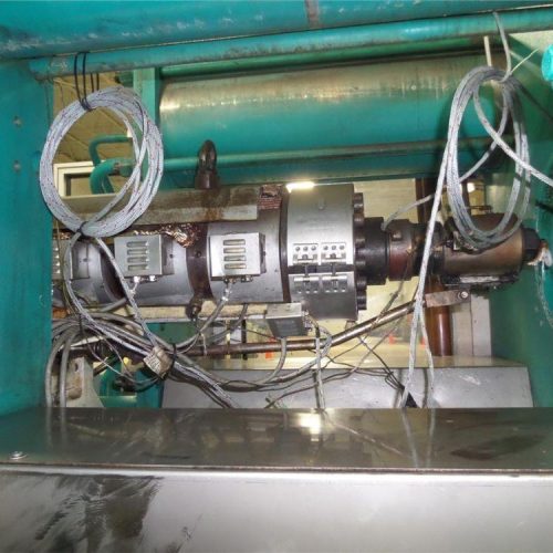 330 Ton Krauss Maffei Model 3001900C2 Injection Molding Machine 33oz Shot Size