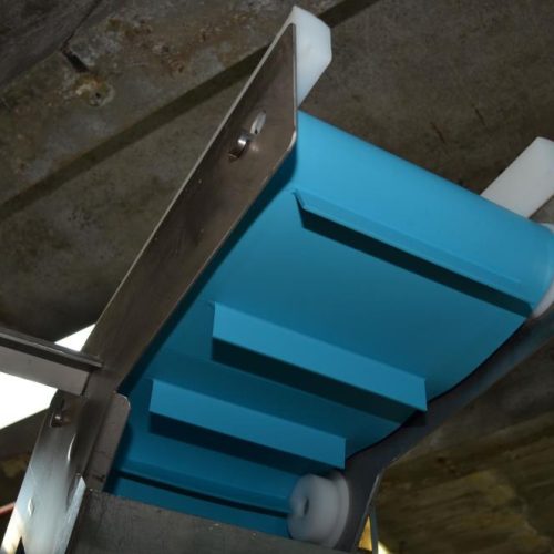 10 in W  Flighted Sanitary Belt Incline Conveyor