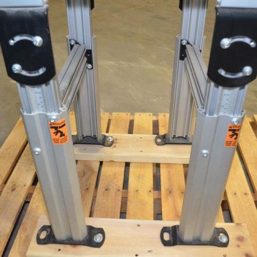 Dorner Model 202M180300100D010108 18 in W Powered Discharge Conveyor