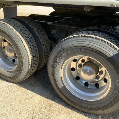 2015 Kenworth Model T880 Tandem Axle Tractor