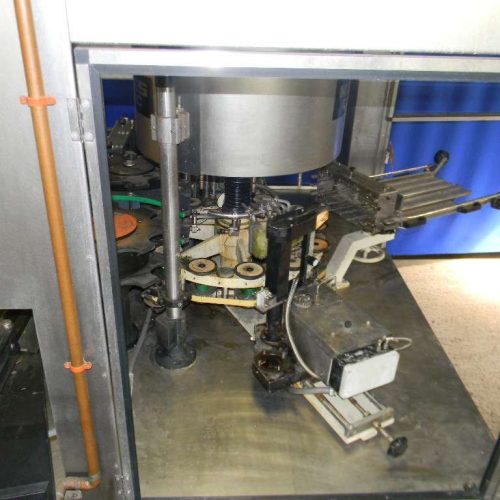 Krones Canmatic (12) Head Rotary Hot Melt Labeler