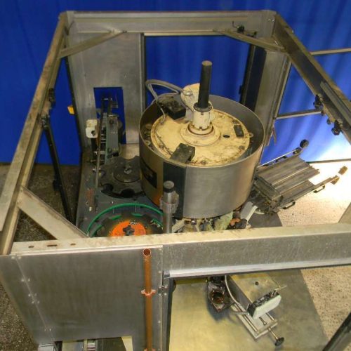 Krones Canmatic (12) Head Rotary Hot Melt Labeler