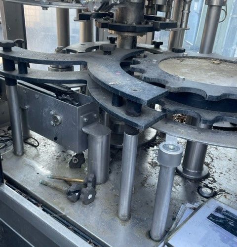 Sympak Model Master RS32328 (32) Head Filler with (8) Head Arol Capper Crowner