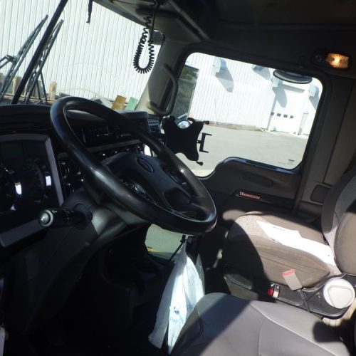 2014 Kenworth Model T800 Tri-Axle Semi Truck Tractor