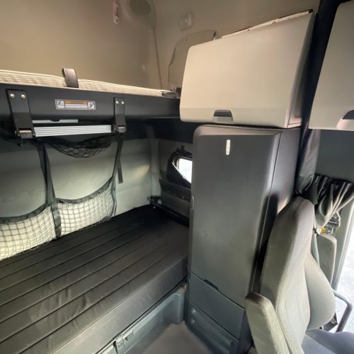 2019 Freightliner Cascadia 126 Sleeper Semi Tractor