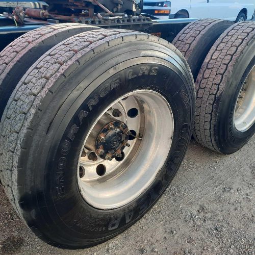 2019 Freightliner Cascadia 126 Sleeper Semi Tractor