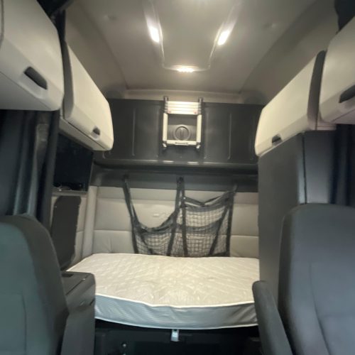 2019 Freightliner Cascadia 126 Sleeper Semi Tractor