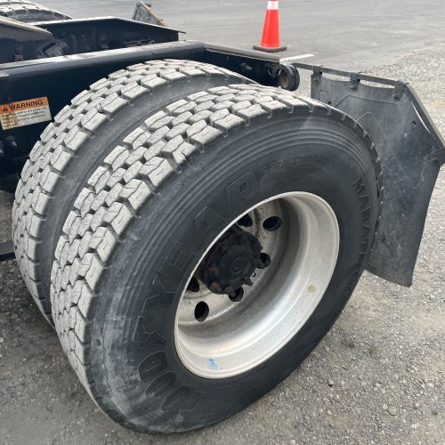 2020 Freightliner Cascadia 126 Day Cab Semi Tractor