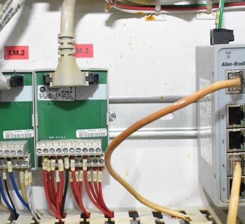 Arpac Model 25TW28 Intermittent Motion Shrink Bundler with Heat Shrink Tunnel