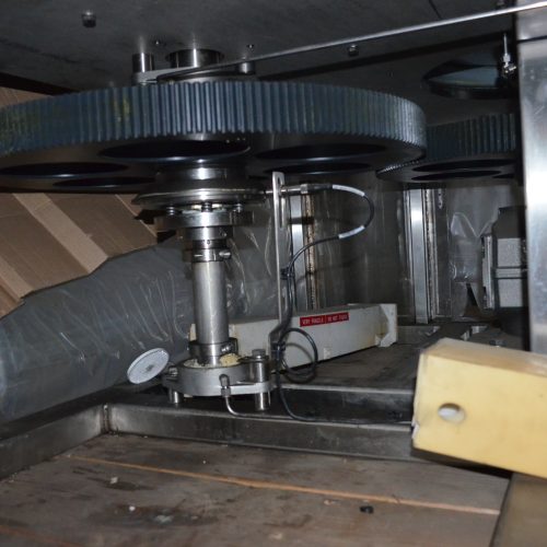 US Bottlers Model FM3078 / RC1026 Monoblock 200 BPM Rotary Filler and Capper with Cap Sorter