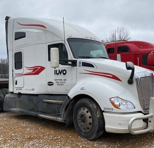 Kenworth T680 Truck Tractor, Sleeper Cab Condo Type (White)