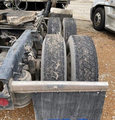 International Prostar Truck Tractor, Sleeper Cab Condo Type (White)