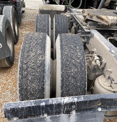 International Prostar Truck Tractor, Sleeper Cab Condo Type (White)