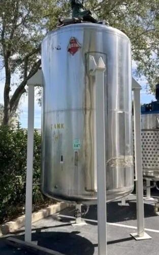 1,400 Gallon Capacity Roben Vertical Jacketed Agitated S/S Mix Tank